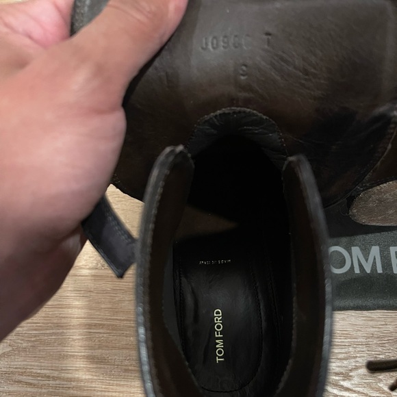 Size 9- Authentic Tom Ford Leather Boots with box and cover - Picture 8 of 10